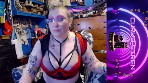 CurvySiren online show from 17, 12, 2025