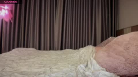 Snapshot of chillstella chatting on 15, 7, 2026 Call me Stelz online show from 15, 7, 2026