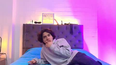 Snapshot of chlloe_fox chatting on 18, 7, 2026 chlloe_fox online show from 18, 7, 2026