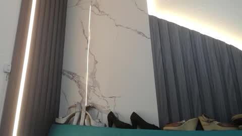 Chloe  online show from 24, 2, 2026