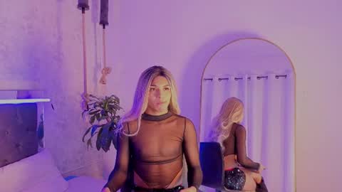 Snapshot of chloe_bronze chatting on 28, 6, 2026 Chloe online show from 28, 6, 2026