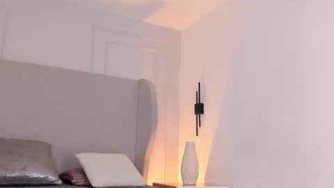 Chloe online show from 5, 1, 2026