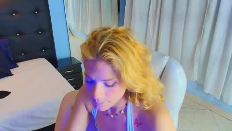 Snapshot of chloe_goddes chatting on 6, 12, 2024 CHLOE online show from 6, 12, 2024