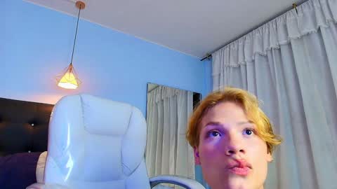 Snapshot of chloe_goddes chatting on 13, 12, 2024 CHLOE online show from 13, 12, 2024