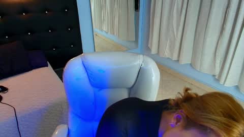 Snapshot of chloe_goddes chatting on 21, 12, 2024 CHLOE online show from 21, 12, 2024