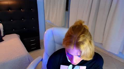 Snapshot of chloe_goddes chatting on 26, 12, 2024 CHLOE online show from 26, 12, 2024