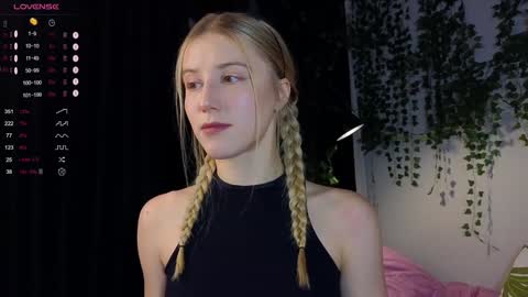 Snapshot of chloe_guidry chatting on 10, 12, 2024 Arianaa Mourrr online show from 10, 12, 2024