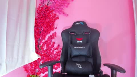 Chloe Miller  online show from 3, 12, 2025