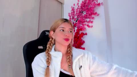 Chloe Miller  online show from 1, 2, 2026