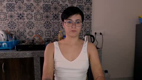 Eva and Sandra online show from 2, 2, 2025