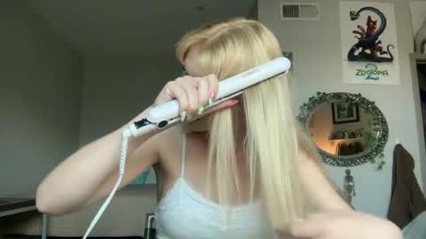 Snapshot of chloebabie chatting on 19, 6, 2026 Chloe online show from 19, 6, 2026