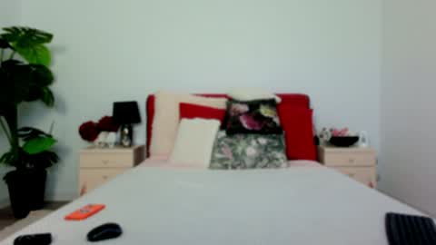 Chloe online show from 6, 4, 2026