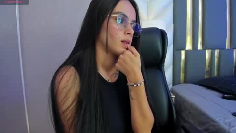  Chloe Harper  online show from 19, 4, 2026