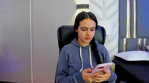 Snapshot of chloeharper_ chatting on 25, 6, 2026 Chloe Harper online show from 25, 6, 2026