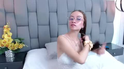 chloekey online show from 28, 2, 2026