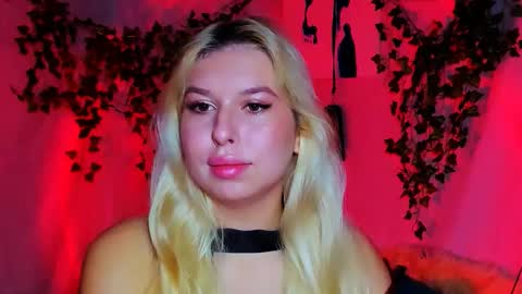 ChloeRicci online show from 24, 11, 2025