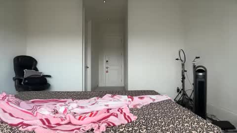 chloeros3e online show from 9, 9, 2025