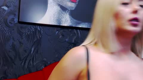 Chloe Vee online show from 20, 1, 2025