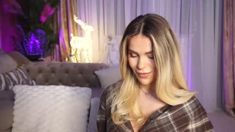 Chloe online show from 3, 12, 2025