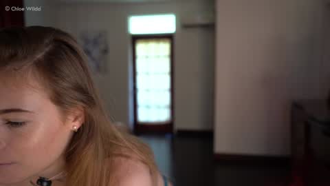 Chloe  online show from 4, 2, 2026