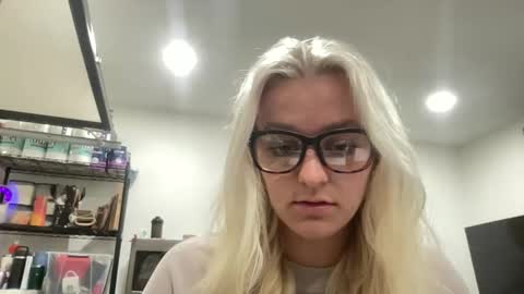 Chloe Babe online show from 8, 1, 2026