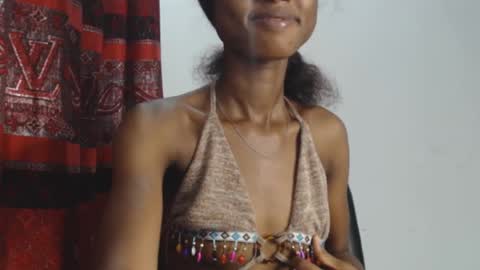 Snapshot of choco_petitqueen chatting on 29, 12, 2024 choco_petitqueen online show from 29, 12, 2024