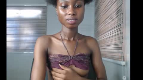 choco_petitqueen online show from 1, 12, 2025