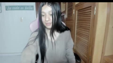  Laura  online show from 26, 12, 2024