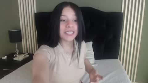  Laura  online show from 30, 12, 2024