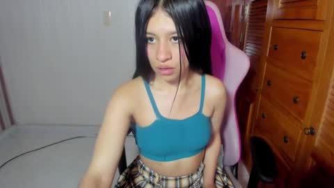  Laura  online show from 29, 1, 2025