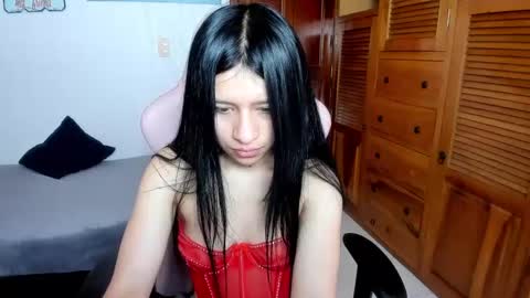  Laura  online show from 10, 3, 2025