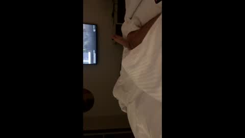 Snapshot of chris_40_m chatting on 17, 11, 2025 chris_40_m online show from 17, 11, 2025