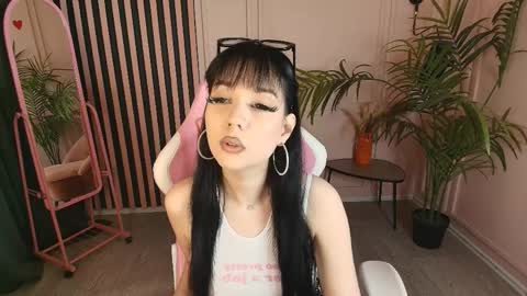 Snapshot of chris__rose chatting on 4, 4, 2026 Chris online show from 4, 4, 2026