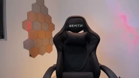 Snapshot of chris_cooperr chatting on 30, 11, 2025 Chris Cooper Independent model online show from 30, 11, 2025