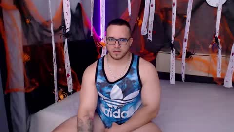 Snapshot of chris_huntter chatting on 11, 10, 2025 chris_huntter online show from 11, 10, 2025