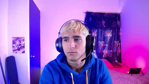 Christian Wang online show from 4, 3, 2026