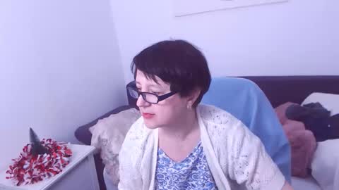 Christa online show from 1, 1, 2025