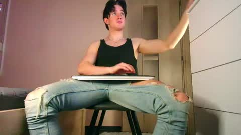 Snapshot of christianlevine_ chatting on 8, 7, 2026 UPVOTE ME ------ ILL DO SOMETHING FOR FREE online show from 8, 7, 2026