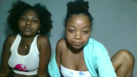 Snapshot of christine985 chatting on 25, 10, 2025 christine985 online show from 25, 10, 2025