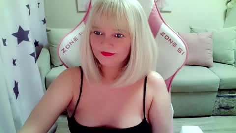 Snapshot of christirose chatting on 17, 9, 2025 Christi online show from 17, 9, 2025