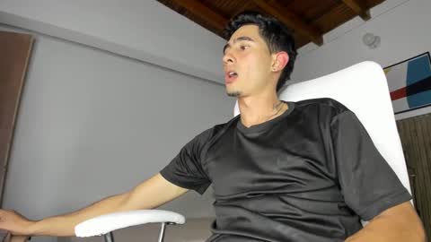 Snapshot of christoper_dick chatting on 7, 3, 2025 Petite Horny and chistoper dick online show from 7, 3, 2025