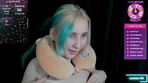 Snapshot of christyw3b chatting on 21, 11, 2025 christyw3b online show from 21, 11, 2025