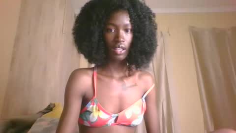 Snapshot of chroe22 chatting on 12, 4, 2026 chroe22 online show from 12, 4, 2026