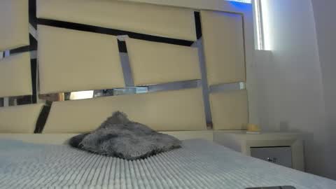 instagram chrystaljade.1 online show from 19, 3, 2026