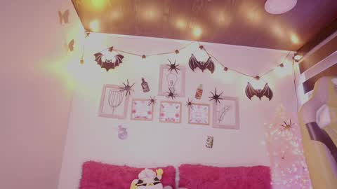 Snapshot of cielo_andrade chatting on 14, 10, 2025 Cielo online show from 14, 10, 2025
