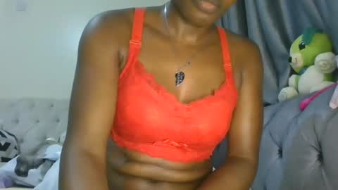 Snapshot of cilia_petite chatting on 18, 6, 2026 cilia petite online show from 18, 6, 2026