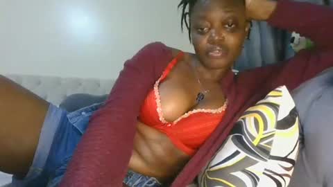Snapshot of cilia_petite chatting on 6, 7, 2026 cilia petite online show from 6, 7, 2026