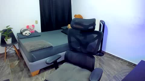 Snapshot of cinamon_kingdom chatting on 2, 2, 2026 Luna and Sebas online show from 2, 2, 2026