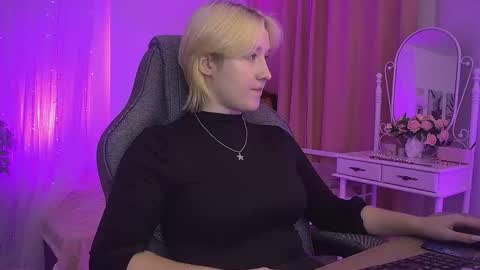 Cin Bellamy online show from 2, 11, 2025