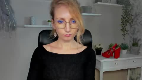 Snapshot of cinderellamoon chatting on 26, 2, 2026 Cinderella online show from 26, 2, 2026